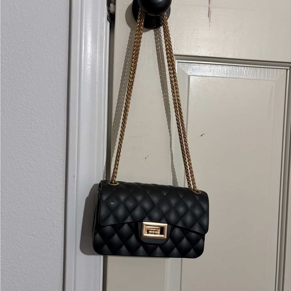 Elegant Black Quilted Shoulder Bag